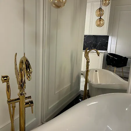 New In The Very Center 2 Apartman